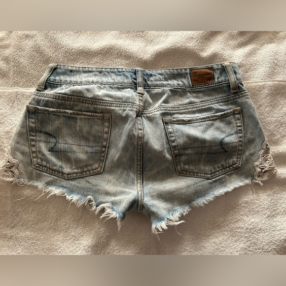 Women's Denim Lace Trim Cut Off Shorts - Picture 4 of 6